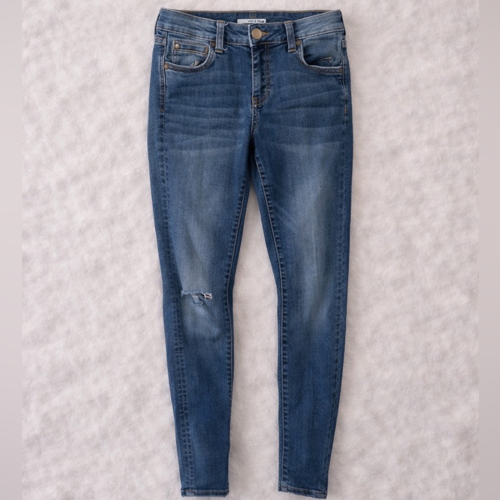 Kut from the Kloth Mia Toothpick Skinny Size 6 Distressed Mid Rise Stretch Jeans